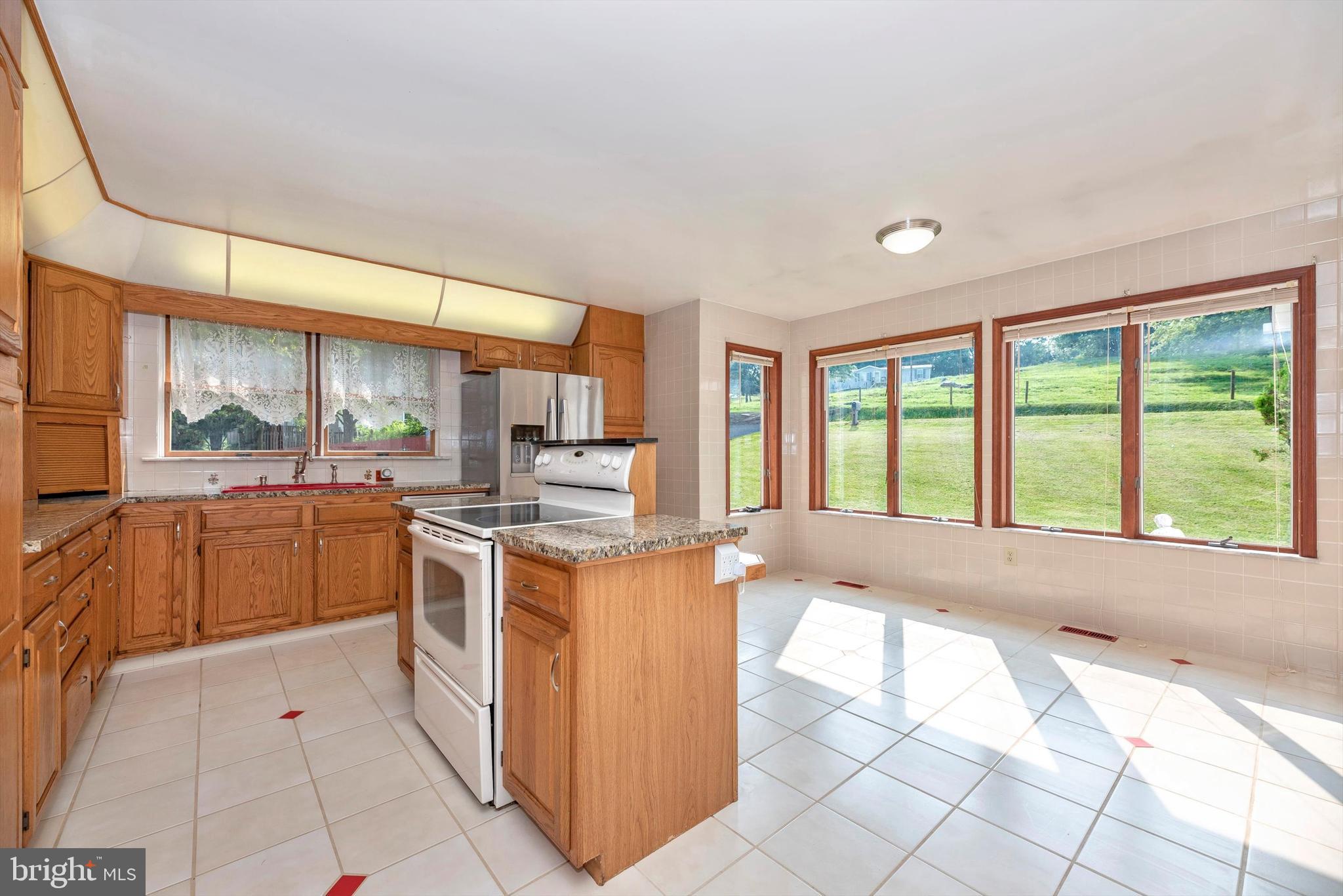 10760 Dublin Road Walkersville, MD 21793 - Photo 11 of 102 Kitchen with granite counters