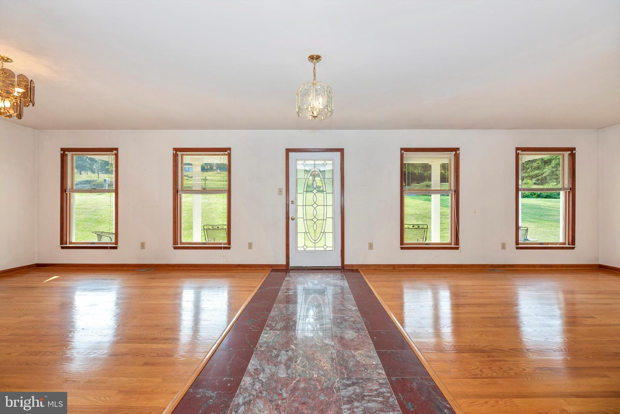 10760 Dublin Road Walkersville, MD 21793 - Photo 4 of 102 Huge LR & DR with hardwood floors