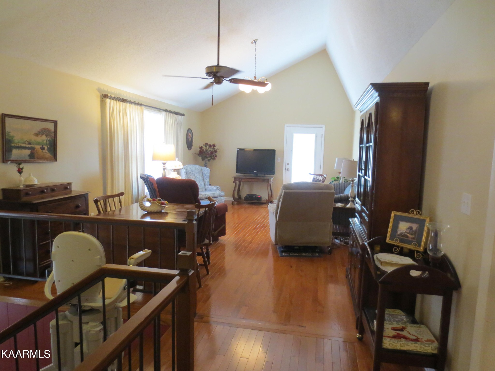 1327 Ridgeway Circle Athens, TN 37303 - Photo 36 of 49 a living room with furniture and a flat screen tv