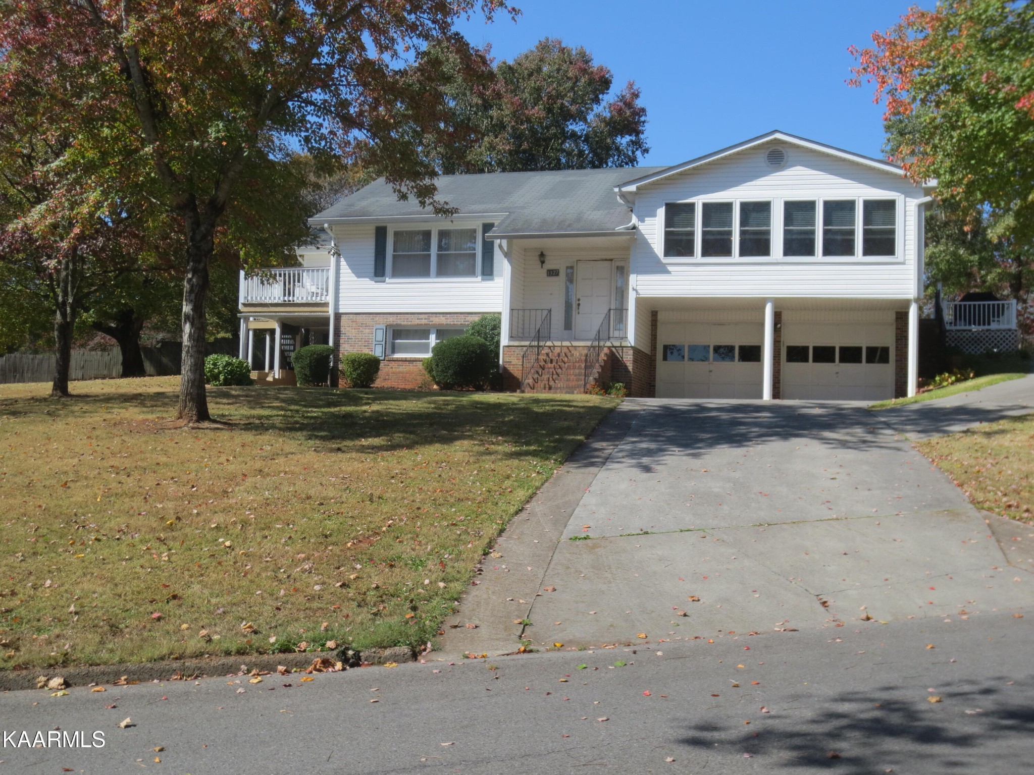 1327 Ridgeway Circle Athens, TN 37303 - Photo 45 of 49 a front view of a house with a yard