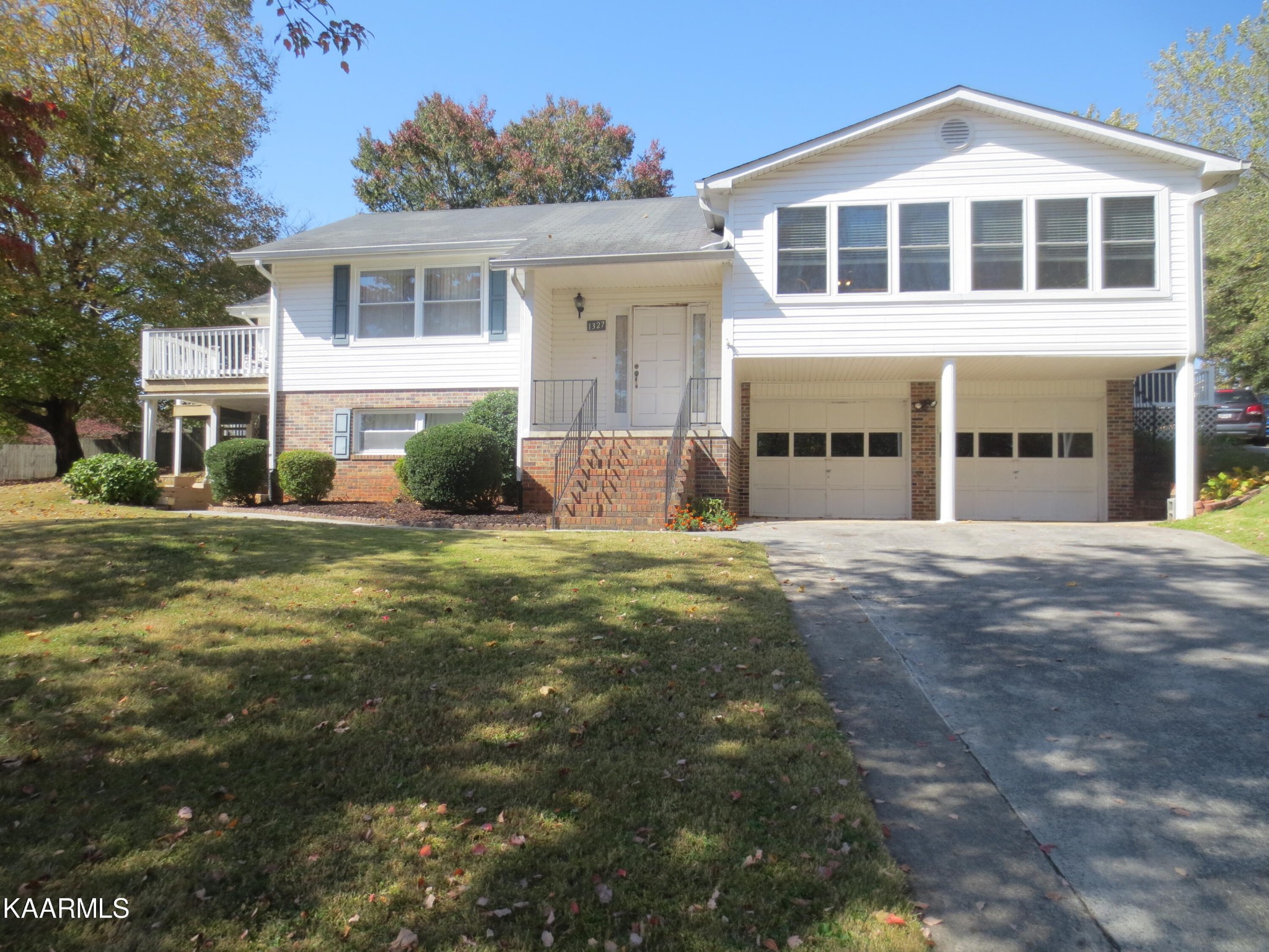 1327 Ridgeway Circle Athens, TN 37303 - Photo 48 of 49 a front view of a house with a yard