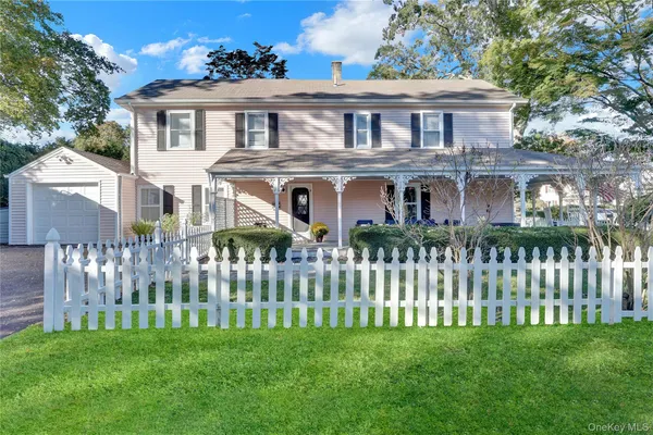 $749,999 | 310 6th Avenue, St. James, NY 11780