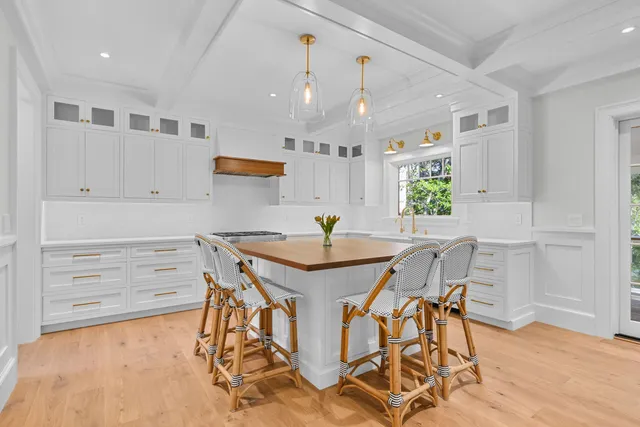 $3,850,000 | 287 Cedar Street, Chatham, MA 02633