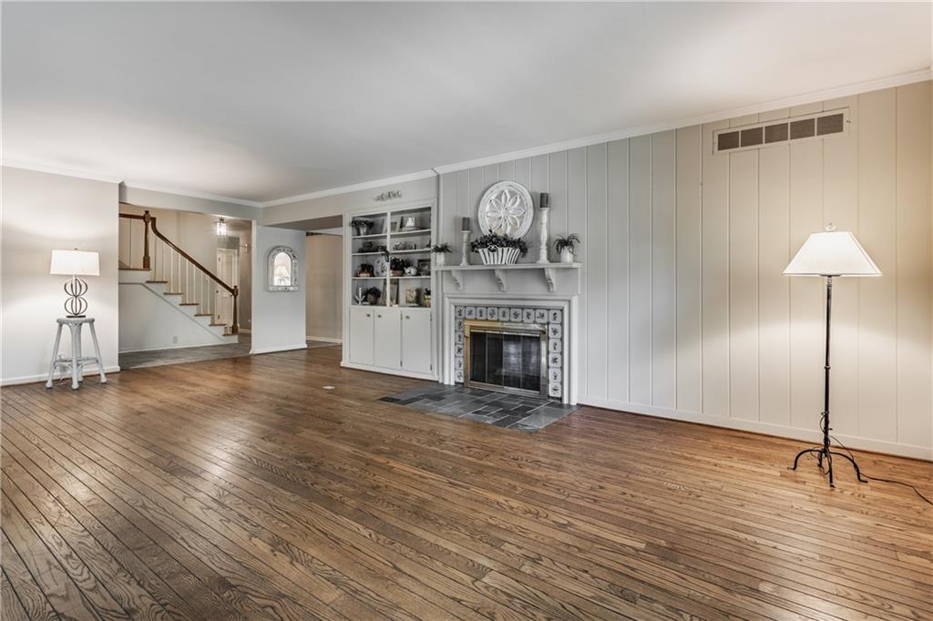 7919 Spring Mill Road Indianapolis, IN 46260 - Photo 7 of 54 Gallery Image 7