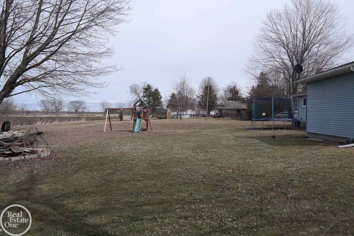 16815 Armada Center Road Armada, MI 48005 - Photo 17 of 20