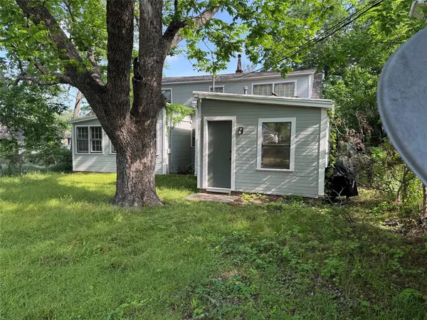 $1,250 | 224 West Hull Street, Unit A, Denison, TX 75020