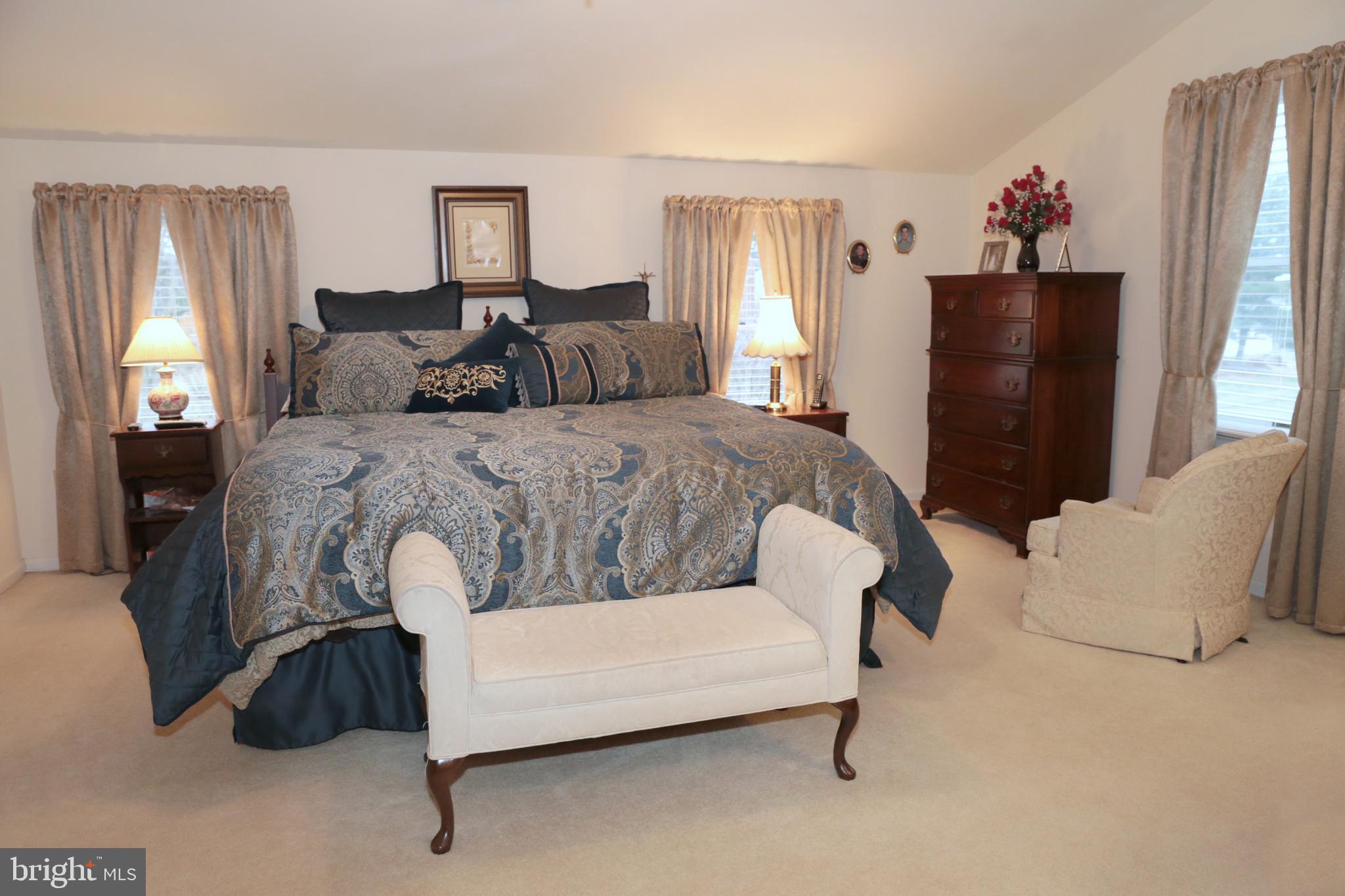 29 Wolfpack Road Hamilton, NJ 08619 - Photo 13 of 49 master bedroom