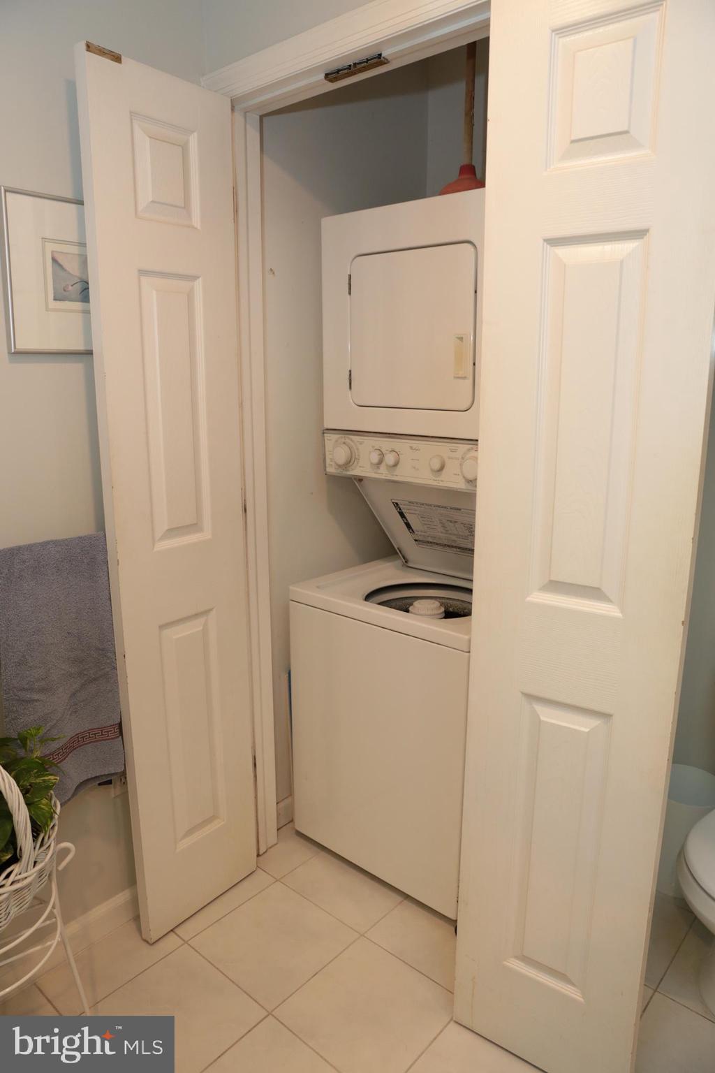29 Wolfpack Road Hamilton, NJ 08619 - Photo 20 of 49 master bath with laundry