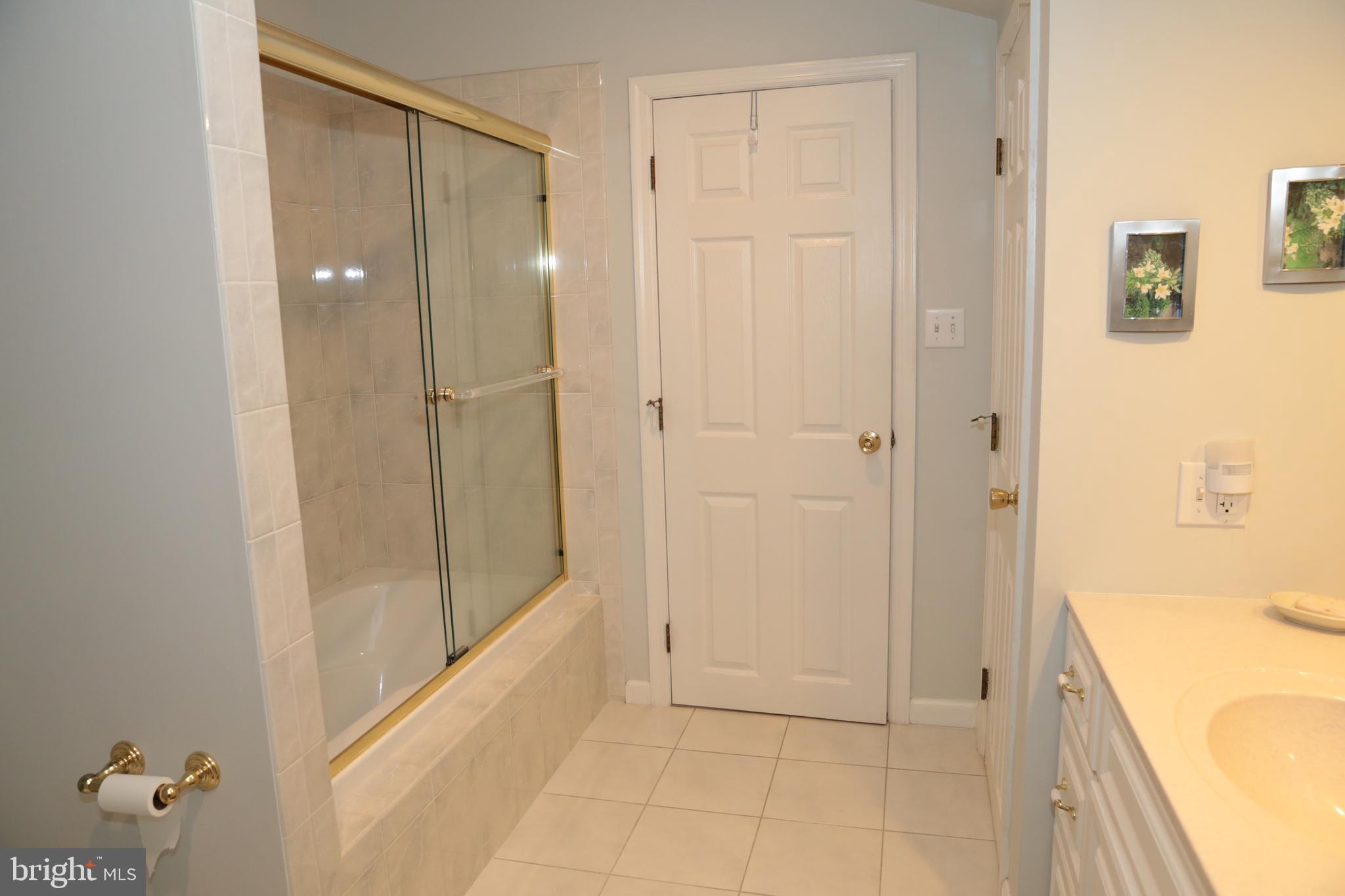 29 Wolfpack Road Hamilton, NJ 08619 - Photo 21 of 49 master bath with laundry