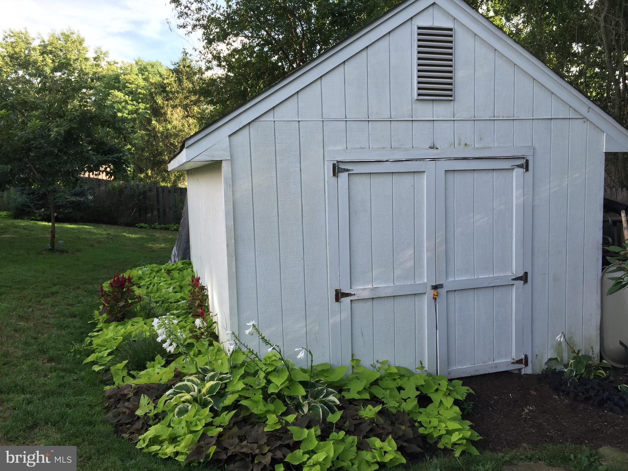29 Wolfpack Road Hamilton, NJ 08619 - Photo 39 of 49 backyard shed