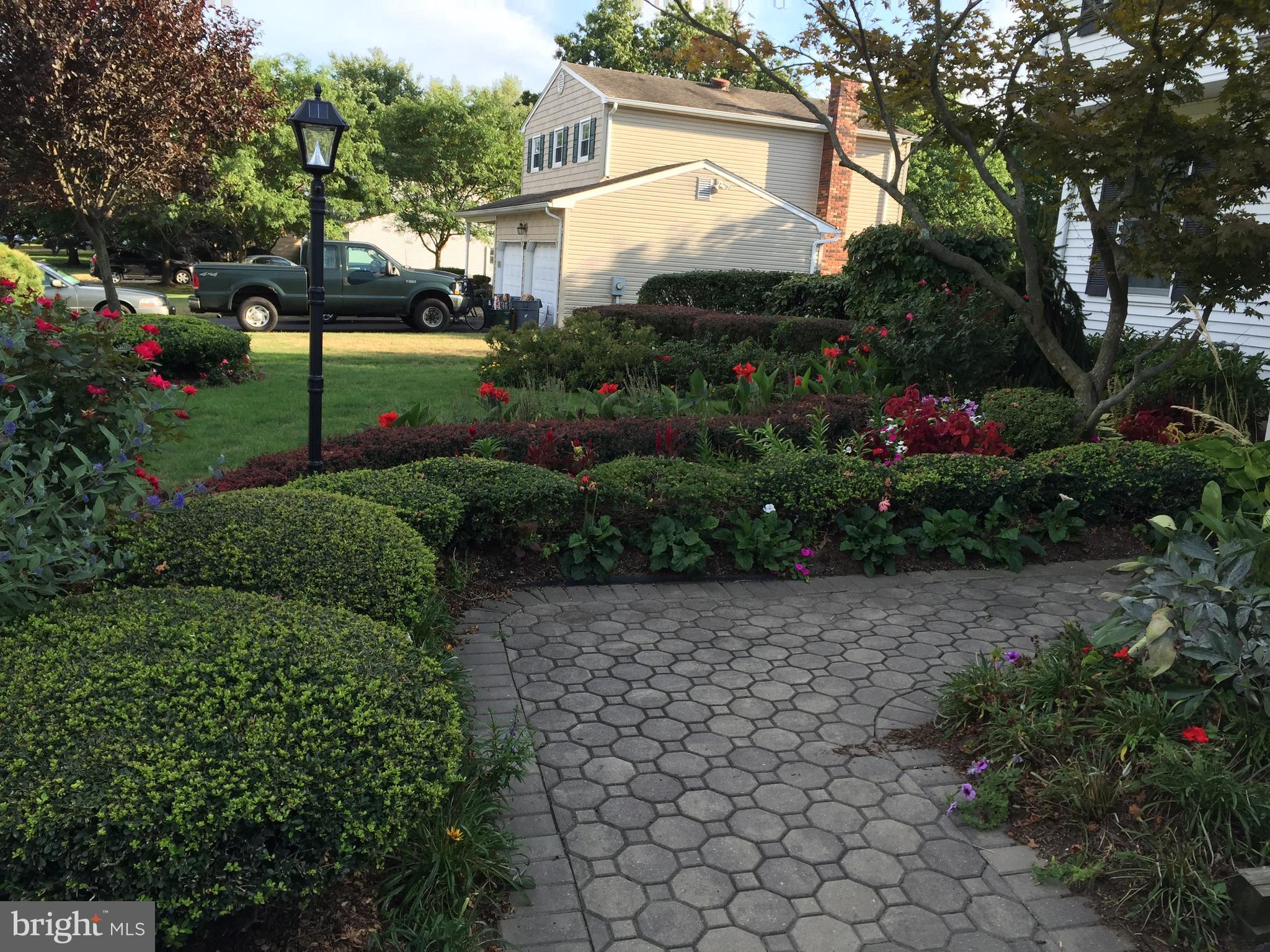 29 Wolfpack Road Hamilton, NJ 08619 - Photo 46 of 49 front walkway