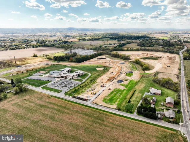 $977,553 | 8000 American, Unit HAWTHORNE, Breinigsville, PA 18031