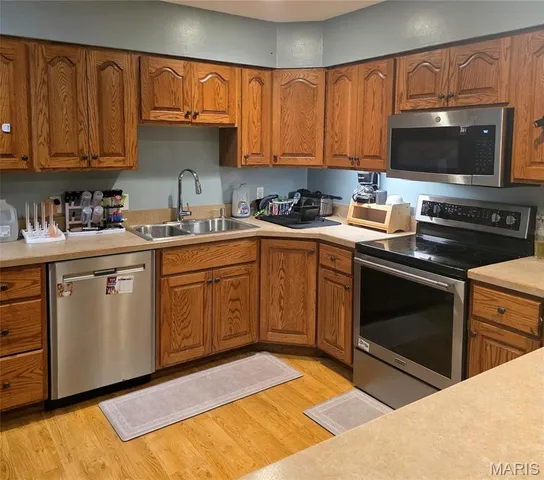 $229,900 | 6702 Flowervale Drive, Hazelwood, MO 63042