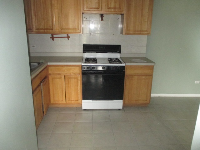 10324 Ridgeland Avenue, Unit 303 Chicago Ridge, IL 60415 - Photo 6 of 12