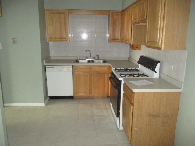 10324 Ridgeland Avenue, Unit 303 Chicago Ridge, IL 60415 - Photo 8 of 12