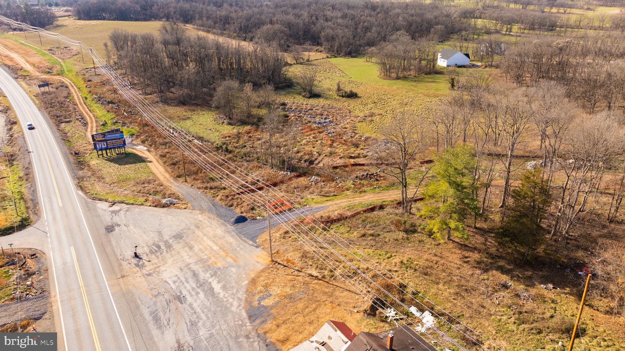 Lewisville Rd Summit Point Summit Point, WV 25446 - Photo 22 of 29 a bathroom with a bathtub