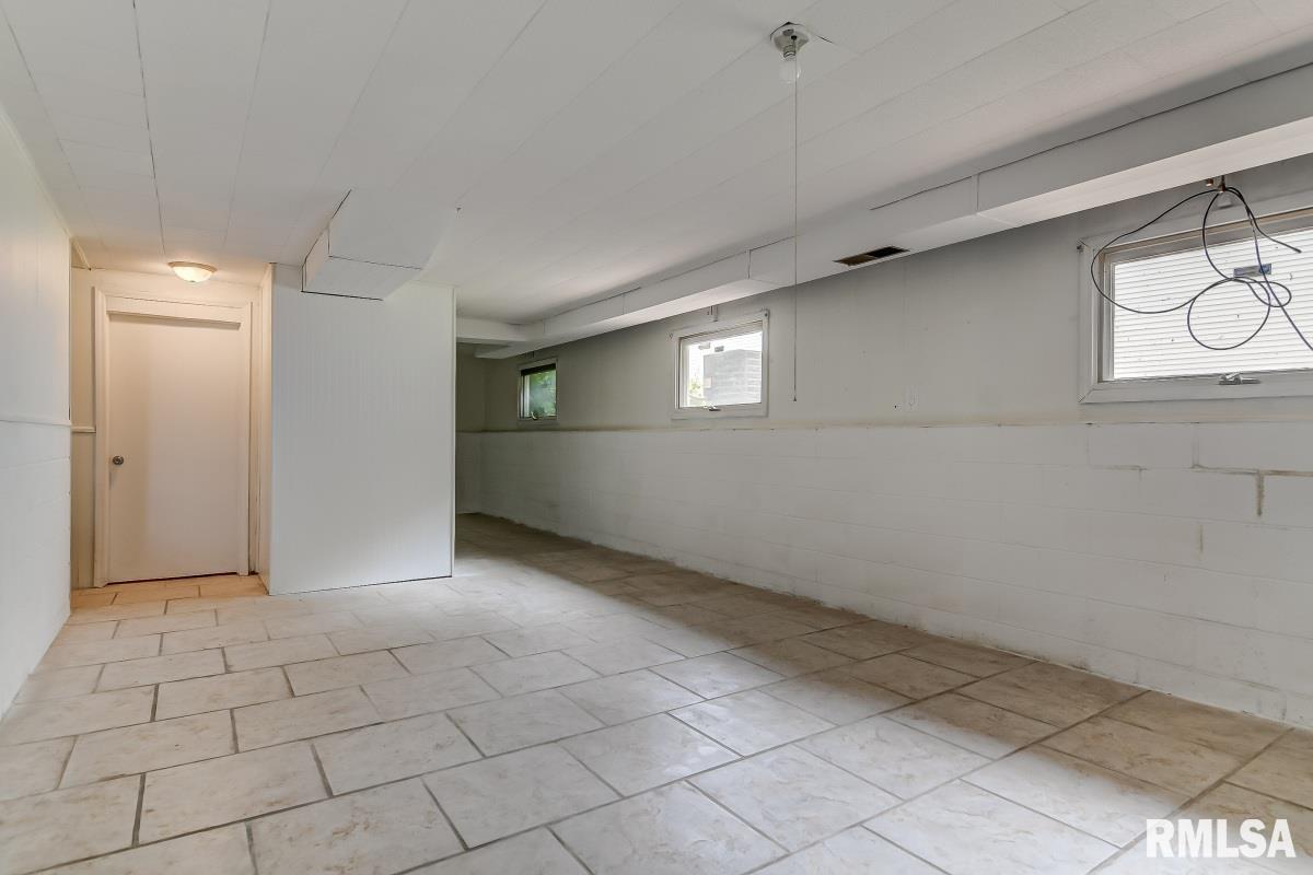 2505 Somerton Road Springfield, IL 62702 - Photo 22 of 28 Gallery Image 22