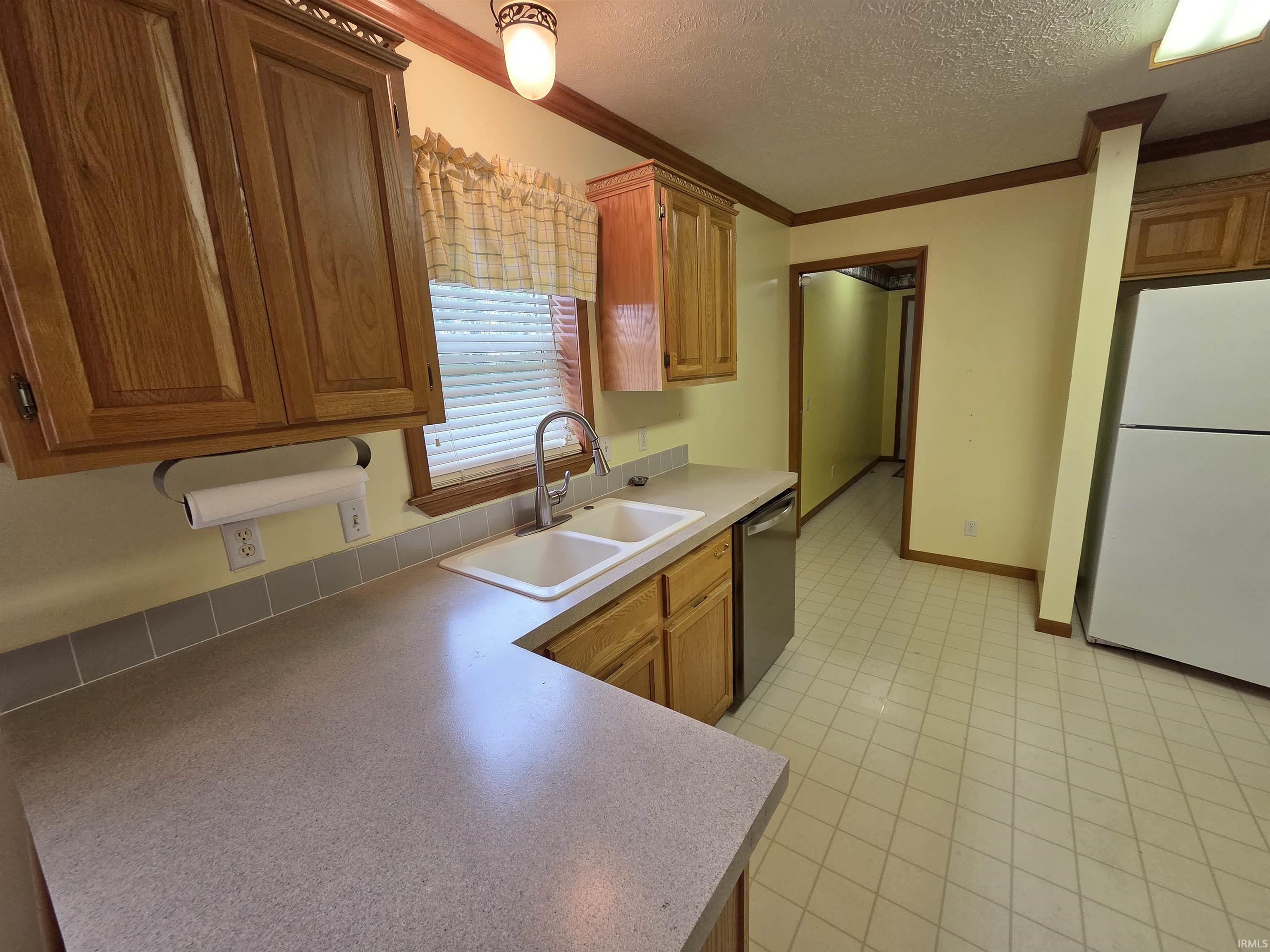 15493 South County Line Road Syracuse, IN 46567 - Photo 8 of 25