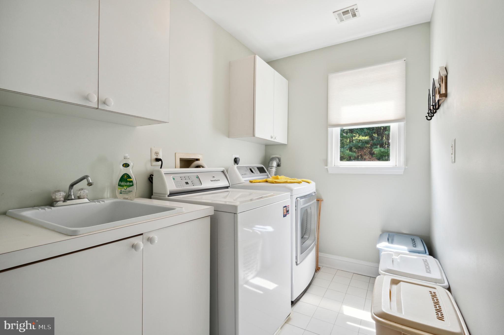 4 Stoney End Road Broomall, PA 19008 - Photo 42 of 50 Laundry room