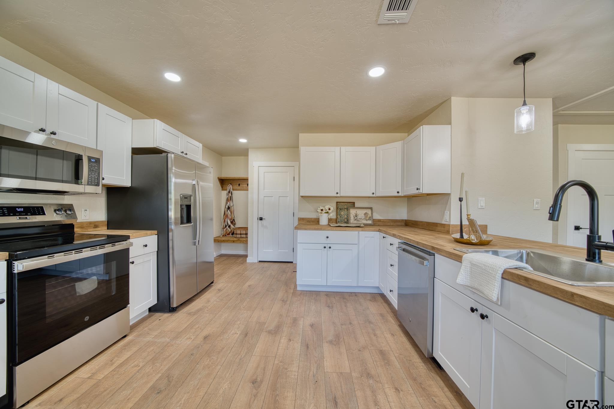 104 Private Road New Boston, TX 75570 - Photo 7 of 37 Gallery Image 7