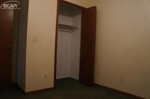 3858 North Lapeer Road Lapeer, MI 48446 - Photo 18 of 25 20439593-17.JPG