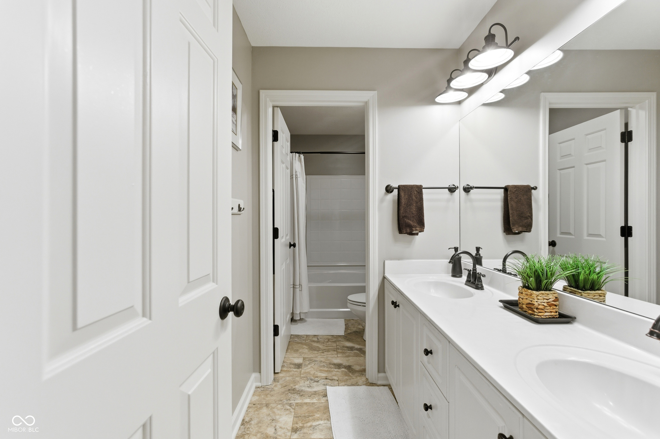9980 Woodlands Drive Fishers, IN 46037 - Photo 30 of 51