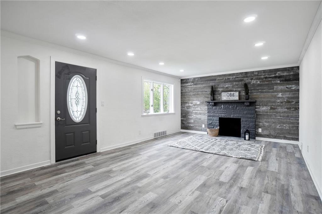 2406 Willowbrook Road Pittsburgh, PA 15241 - Photo 3 of 15 Gallery Image 3