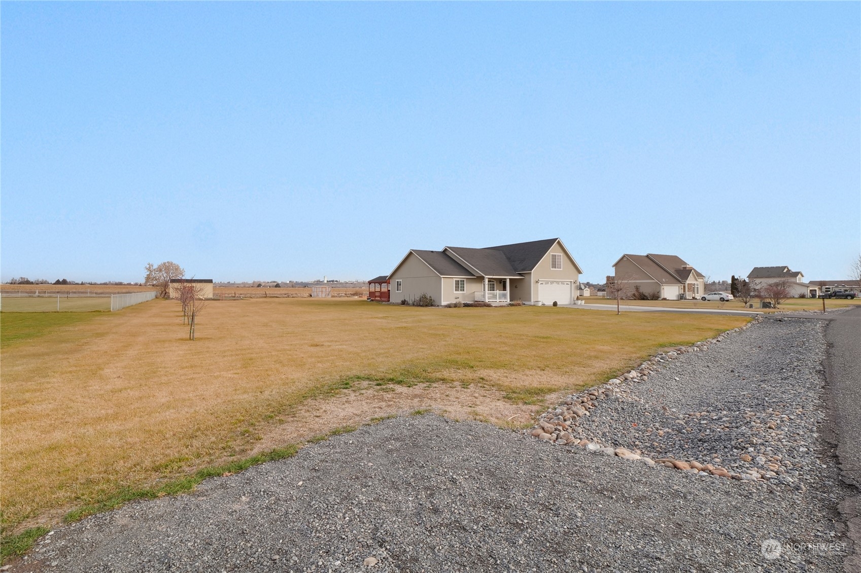 8150 2.4 Road Northeast Moses Lake, WA 98837 - Photo 4 of 31 Gallery Image 4