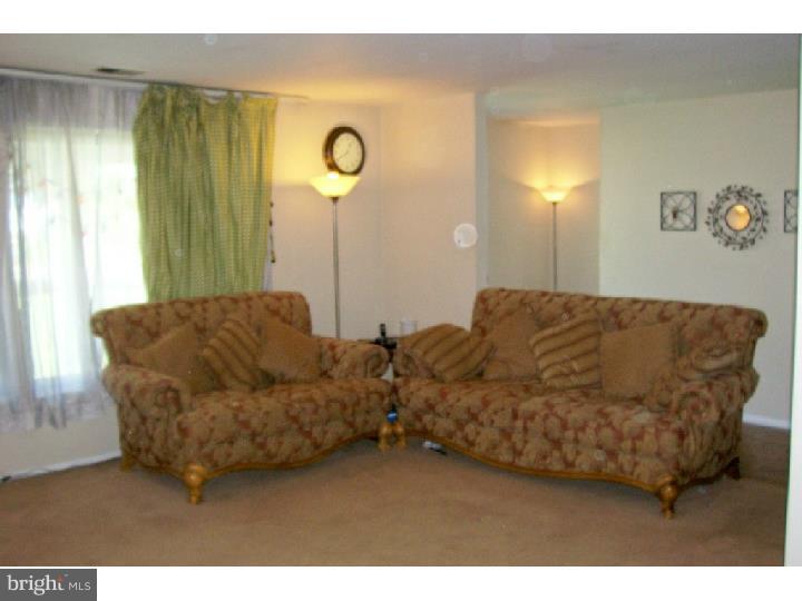 3150 Bogle Road Bensalem, PA 19020 - Photo 3 of 25 Living Room