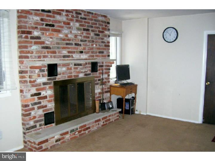 3150 Bogle Road Bensalem, PA 19020 - Photo 10 of 25 Family Room