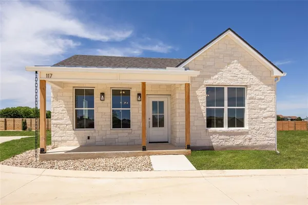 $370,262 | 802 Creek Street, Unit 100, Fredericksburg, TX 78624