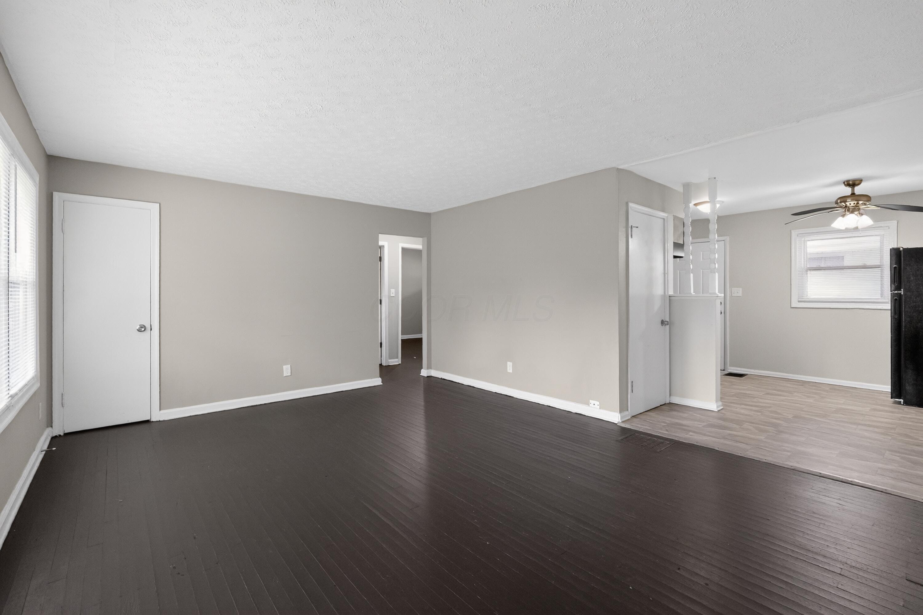 1024 South Kellner Road Columbus, OH 43209 - Photo 6 of 15 06_1024_S_Kellner_Rd-Living_room-er-8