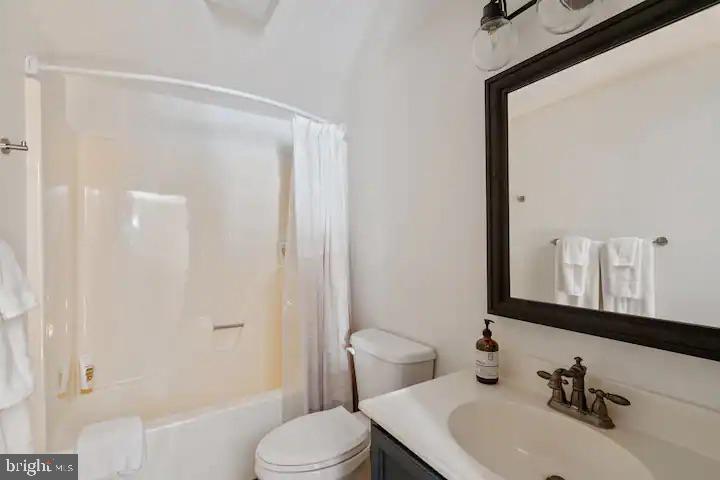 270 Miller Road Basye, VA 22842 - Photo 10 of 29 Primary Bath