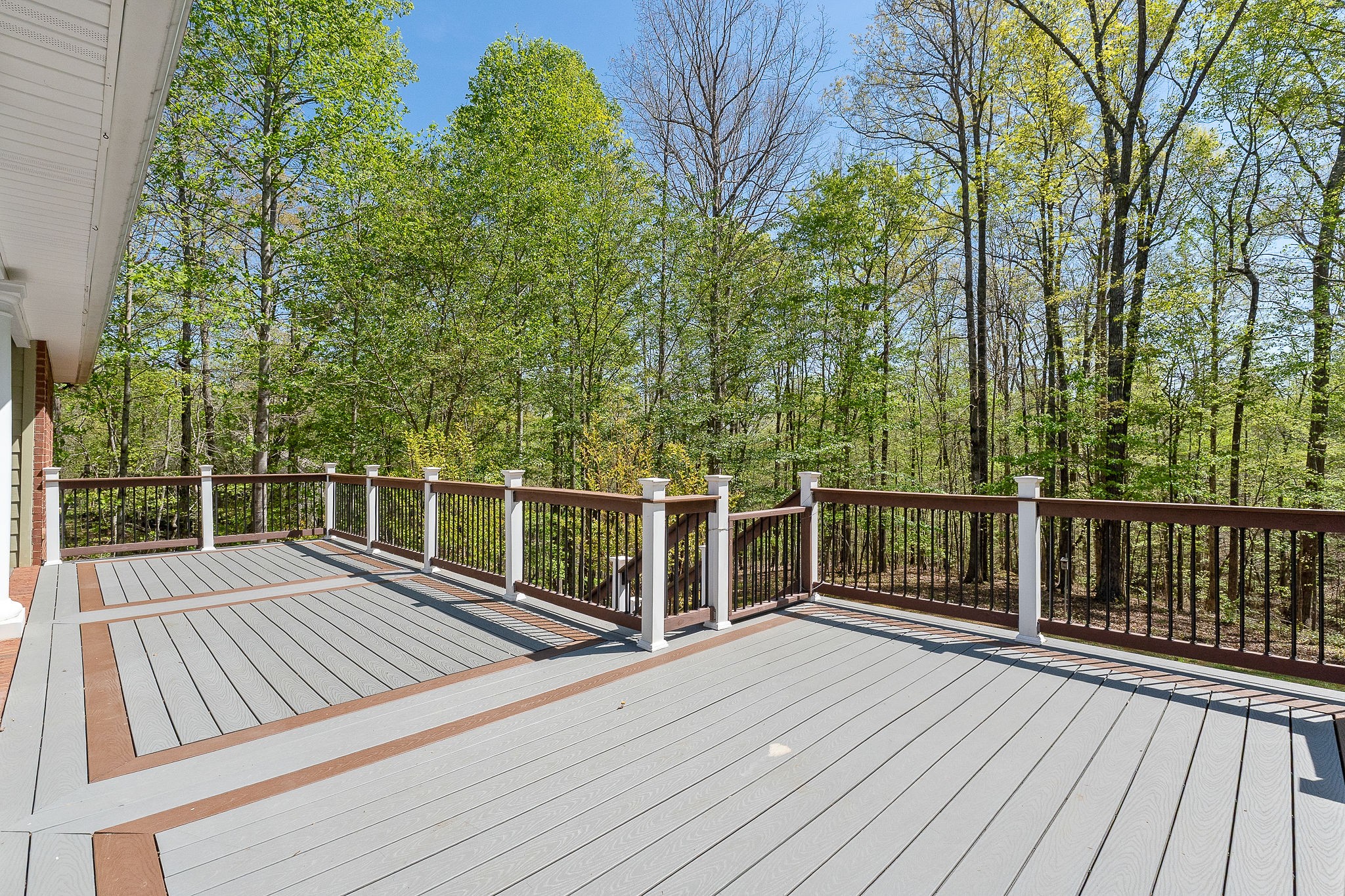 120 Dunrobin Court Sparta, TN 38583 - Photo 15 of 40 a view of balcony with wooden floor and fence