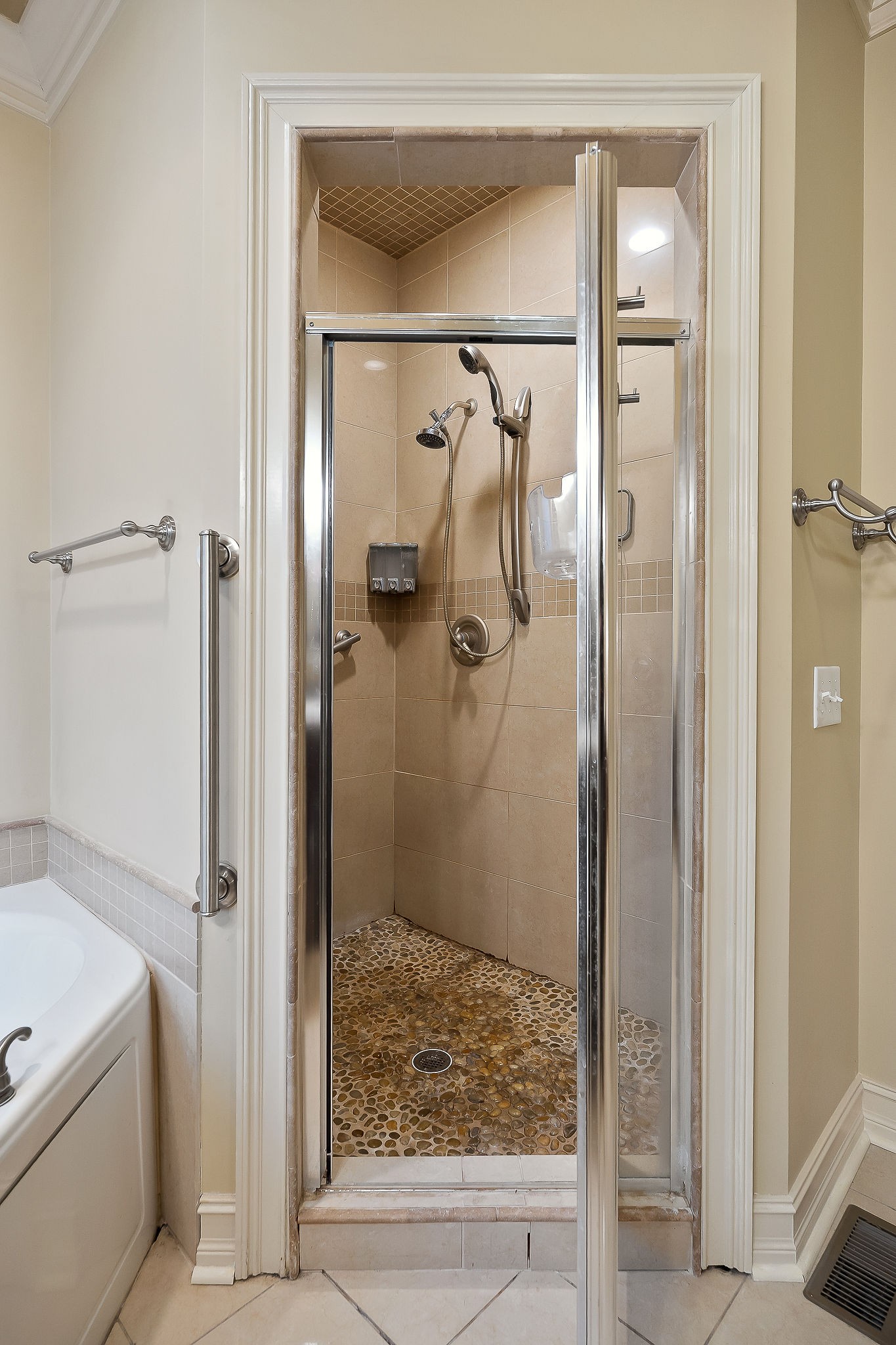 120 Dunrobin Court Sparta, TN 38583 - Photo 21 of 42 a bathroom with a shower