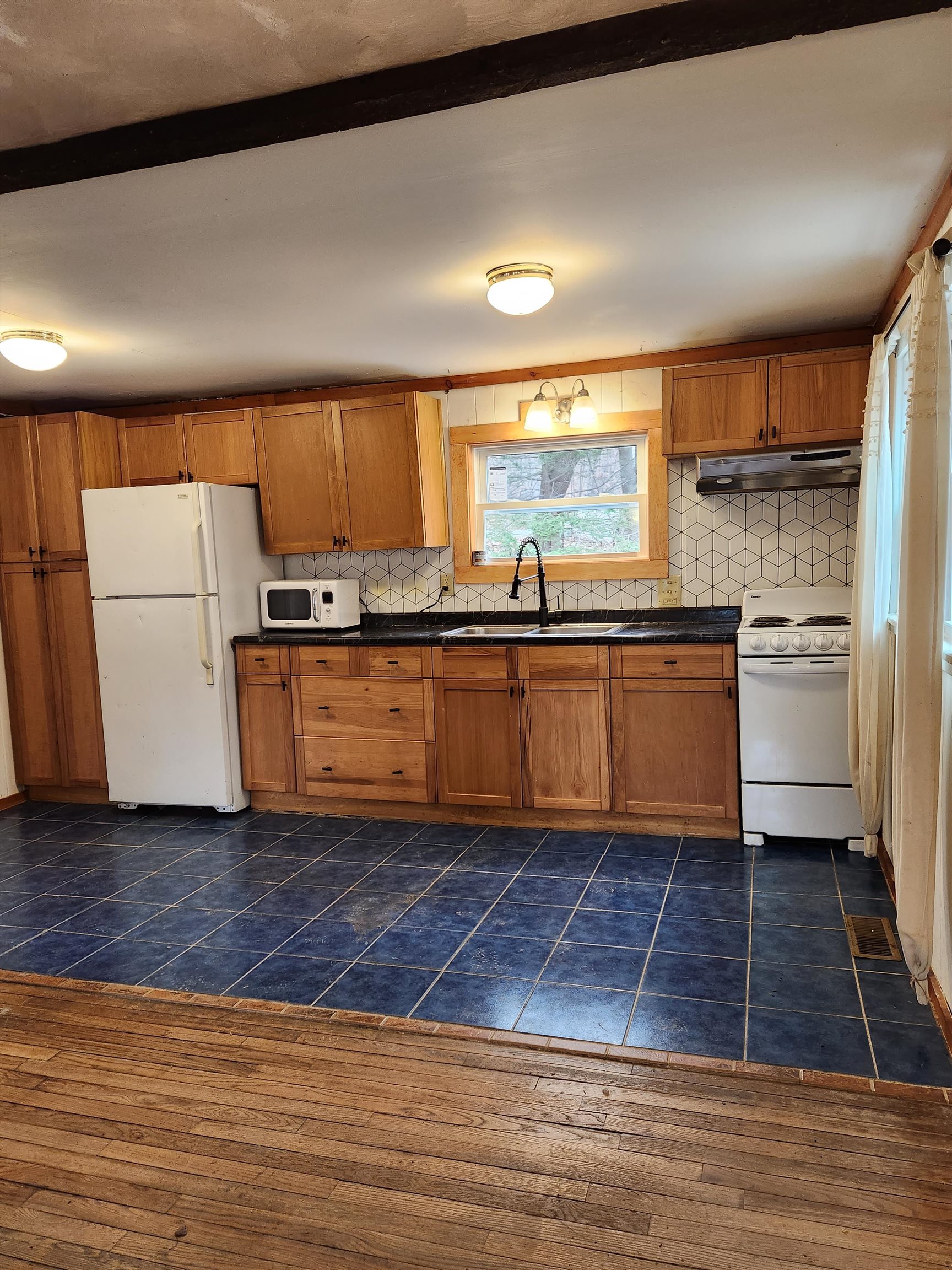 394 Timson Hill Road Newfane, VT 05345 - Photo 4 of 20