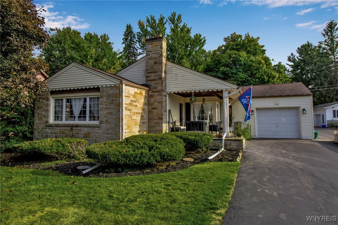 7338 Rochester Road Lockport Town, NY 14094 - Photo 2 of 34