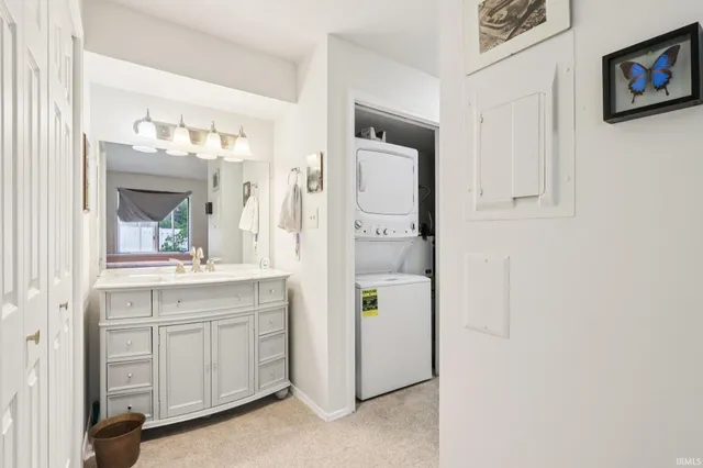 $175,000 | 1364 South College Mall Road, Bloomington, IN 47401