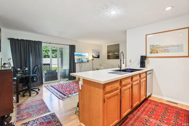 $175,000 | 1364 South College Mall Road, Bloomington, IN 47401