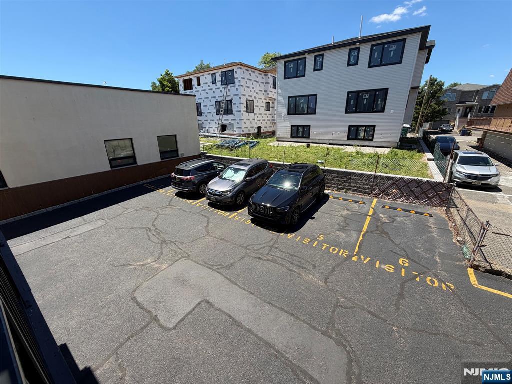 33 Henry Place, Unit B4 Hackensack, NJ 07601 - Photo 6 of 36