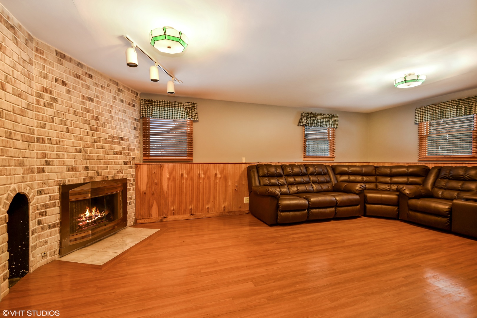921 Barnside Road New Lenox, IL 60451 - Photo 12 of 27 a living room with furniture and a fireplace