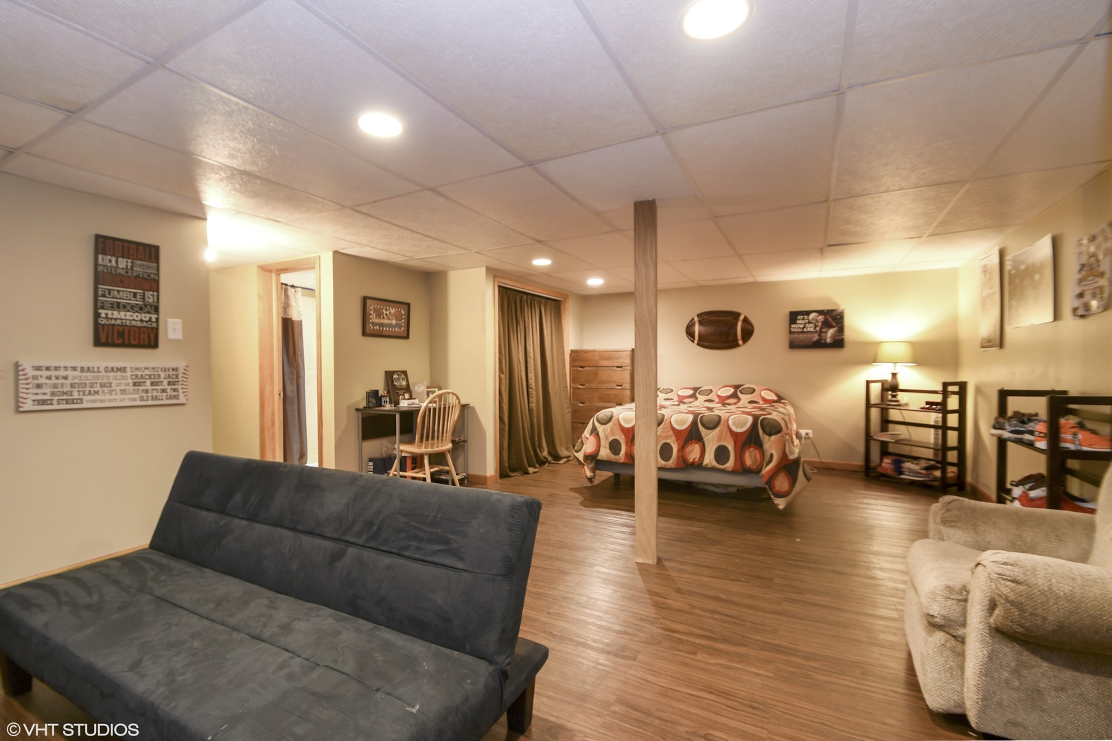 921 Barnside Road New Lenox, IL 60451 - Photo 20 of 27 a living room with furniture and a wooden floor