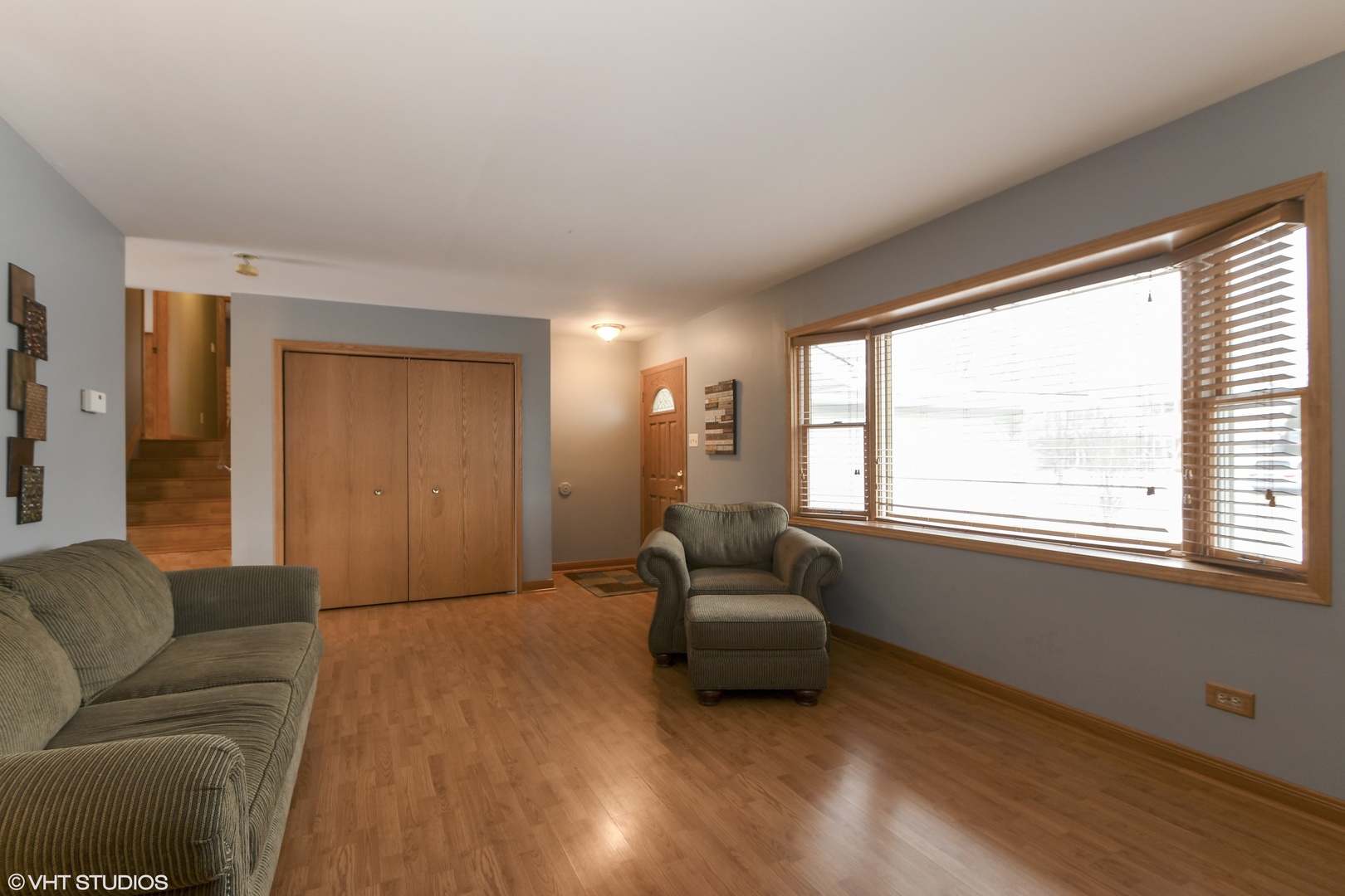 921 Barnside Road New Lenox, IL 60451 - Photo 5 of 27 a living room with furniture and a window