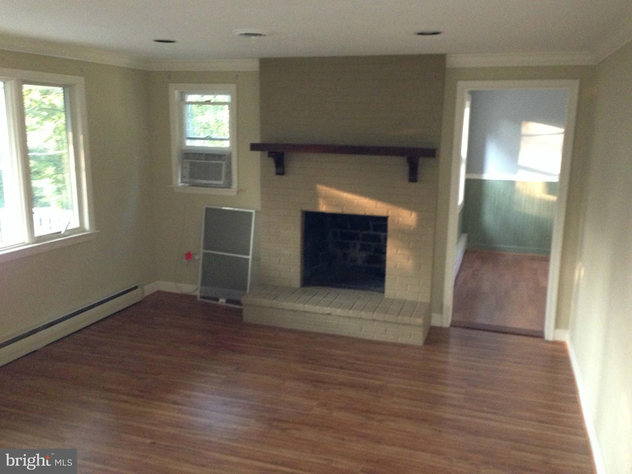 7561 Morgan Road Woodbine, MD 21797 - Photo 20 of 26 Living Room
