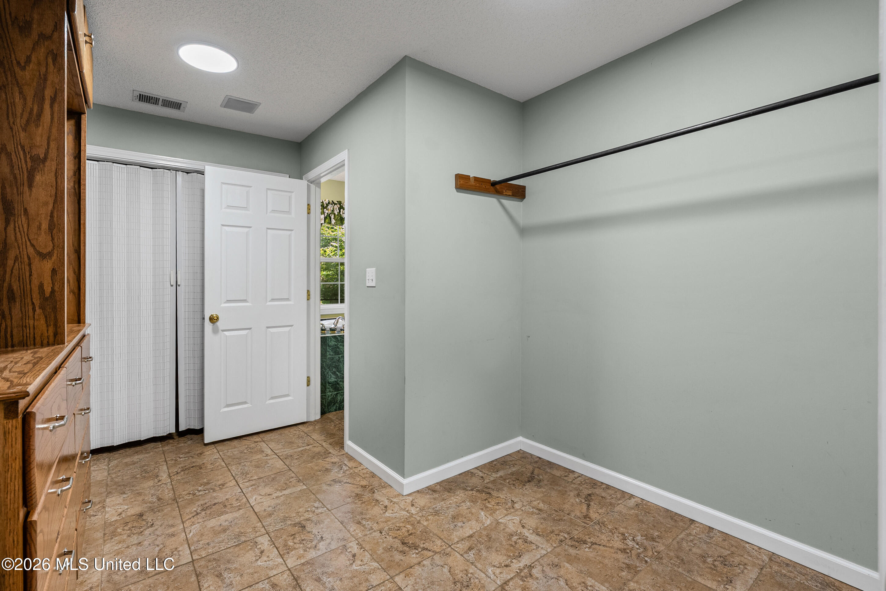 2500 Mays Road Coldwater, MS 38618 - Photo 20 of 32 Primary Closet