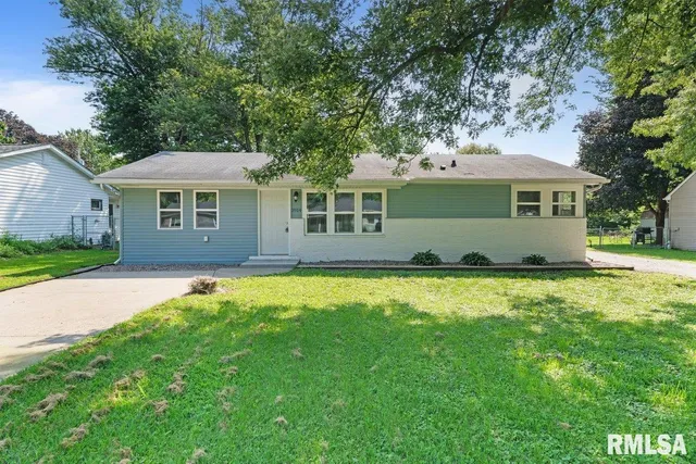 $179,900 | 3914 15th Street B, Moline, IL 61265