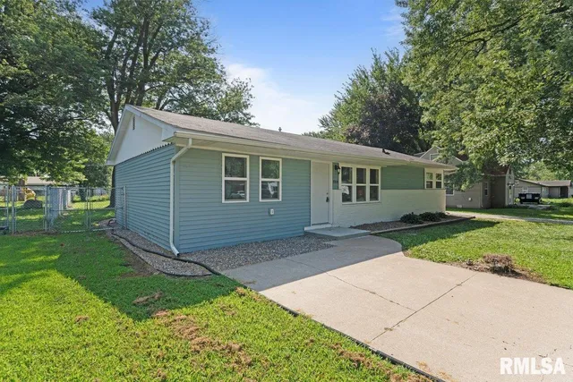 $179,900 | 3914 15th Street B, Moline, IL 61265