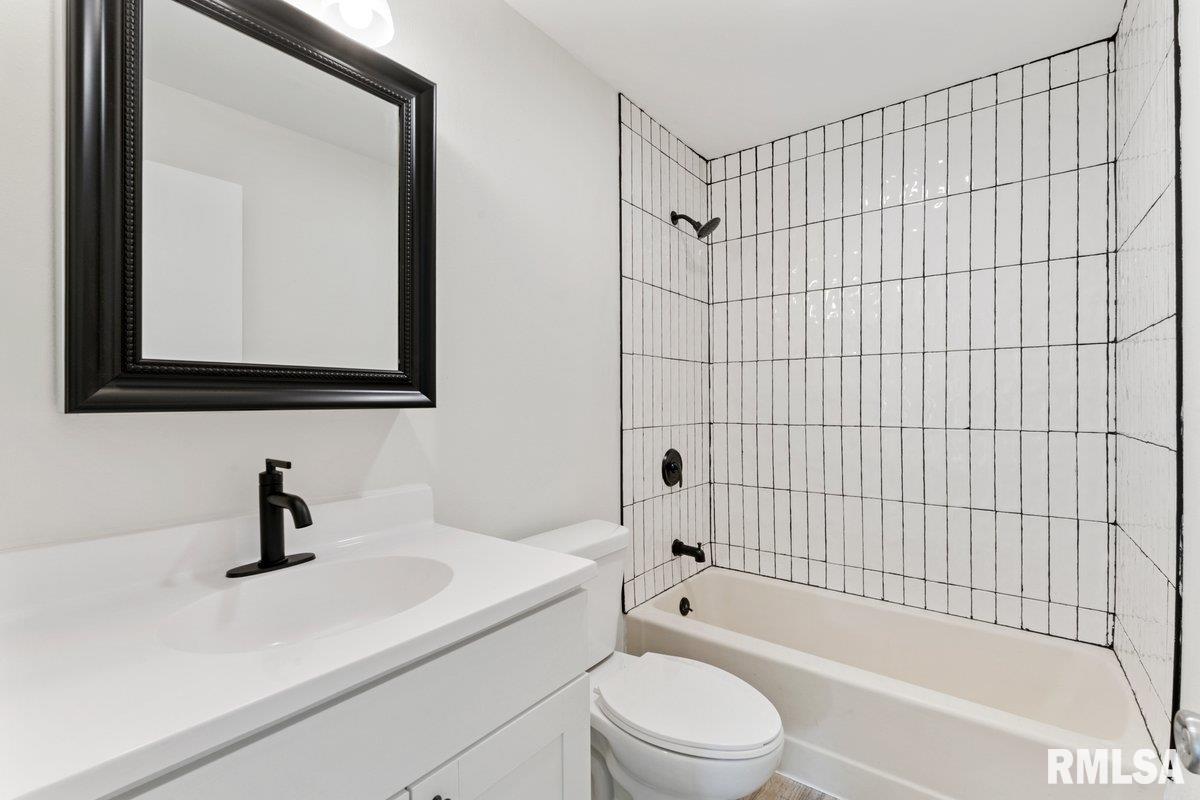 3914 15th Street B Moline, IL 61265 - Photo 22 of 31