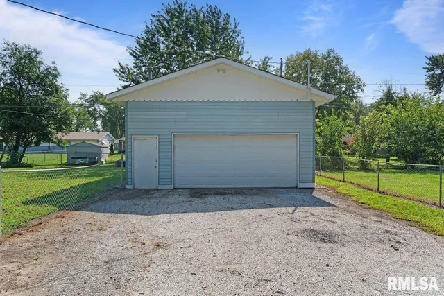 $179,900 | 3914 15th Street B, Moline, IL 61265