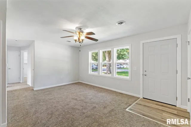 $179,900 | 3914 15th Street B, Moline, IL 61265